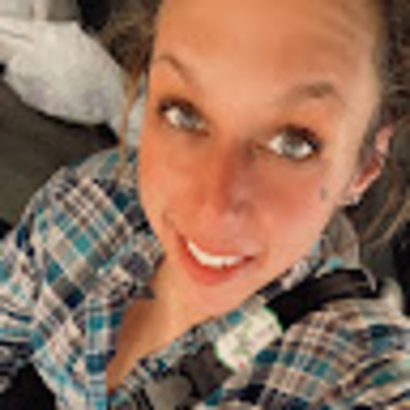 Meet your Posher, Elizebeth - Picture 1 of 1